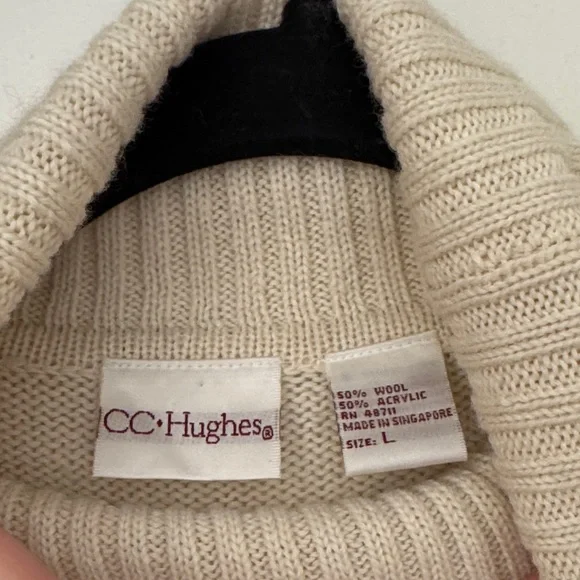 Vintage CC Hughes Cream and Tan Sweater - Picture 2 of 2